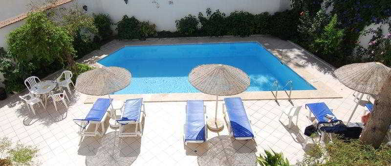 كوشاداسيه Akdeniz Apart Hotel المظهر الخارجي الصورة