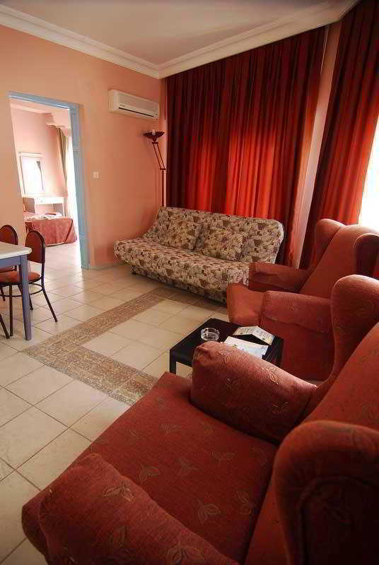 كوشاداسيه Akdeniz Apart Hotel المظهر الخارجي الصورة