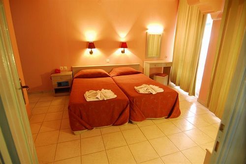 كوشاداسيه Akdeniz Apart Hotel المظهر الخارجي الصورة