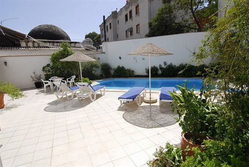 كوشاداسيه Akdeniz Apart Hotel المظهر الخارجي الصورة